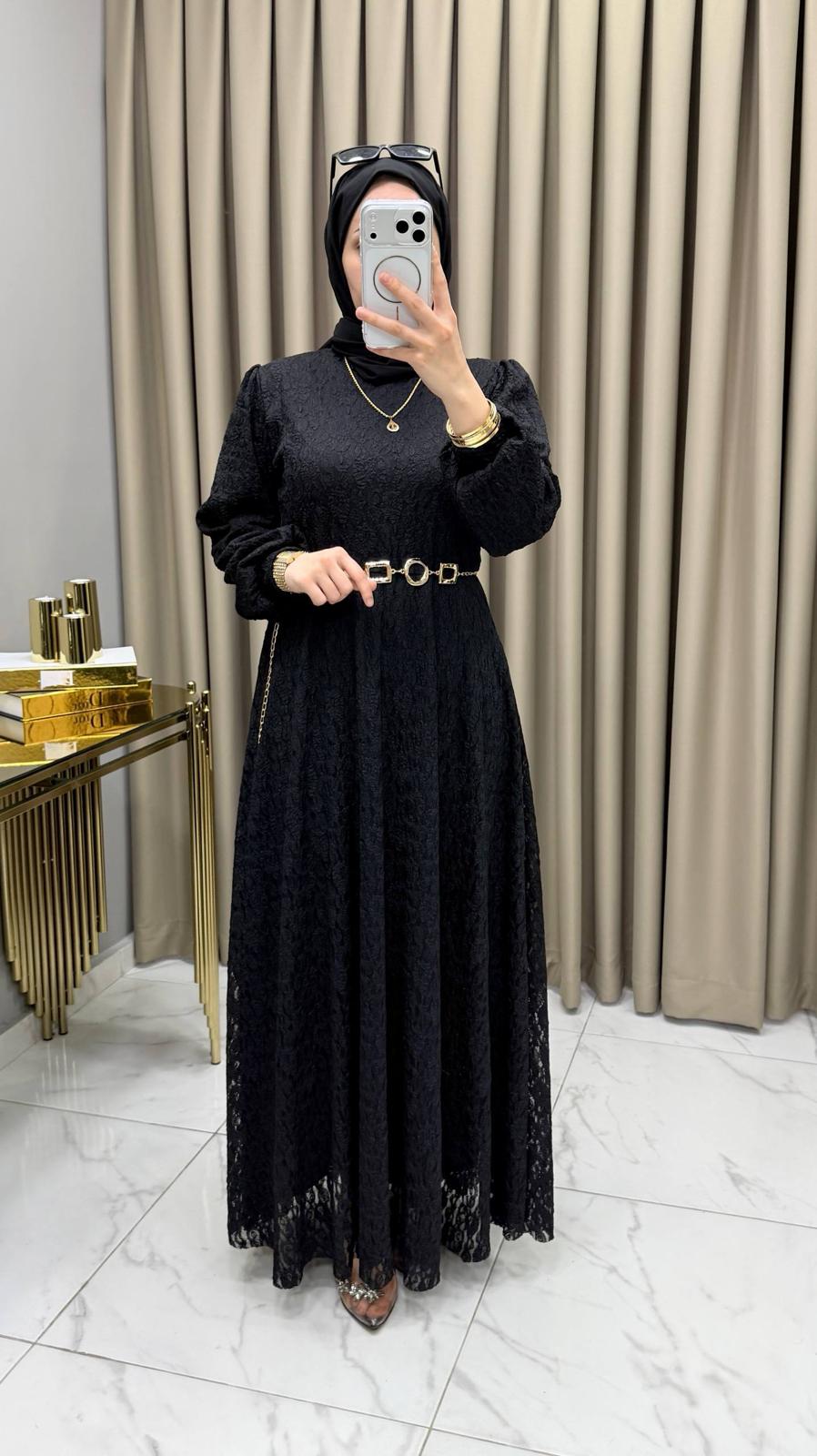 Komple Astarlı Dantel Elbise — Siyah